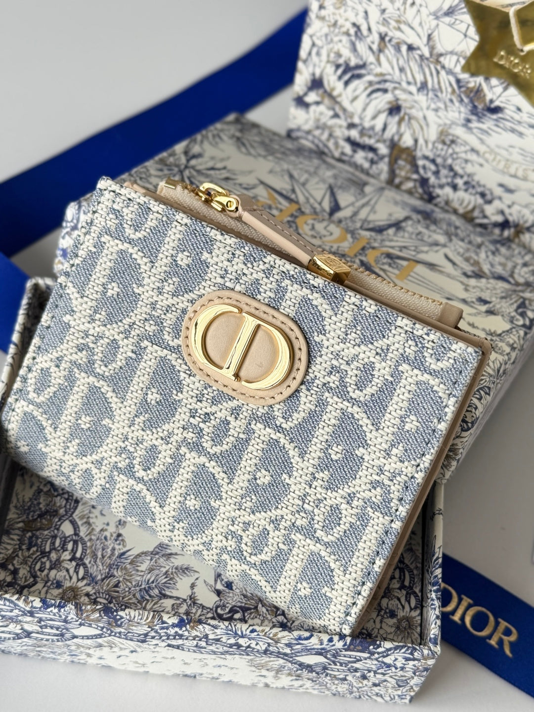 Chanel Dior 25S 30 Montaigne Dahlia Wallet 11 in Light Blue Dior Oblique Jacquard