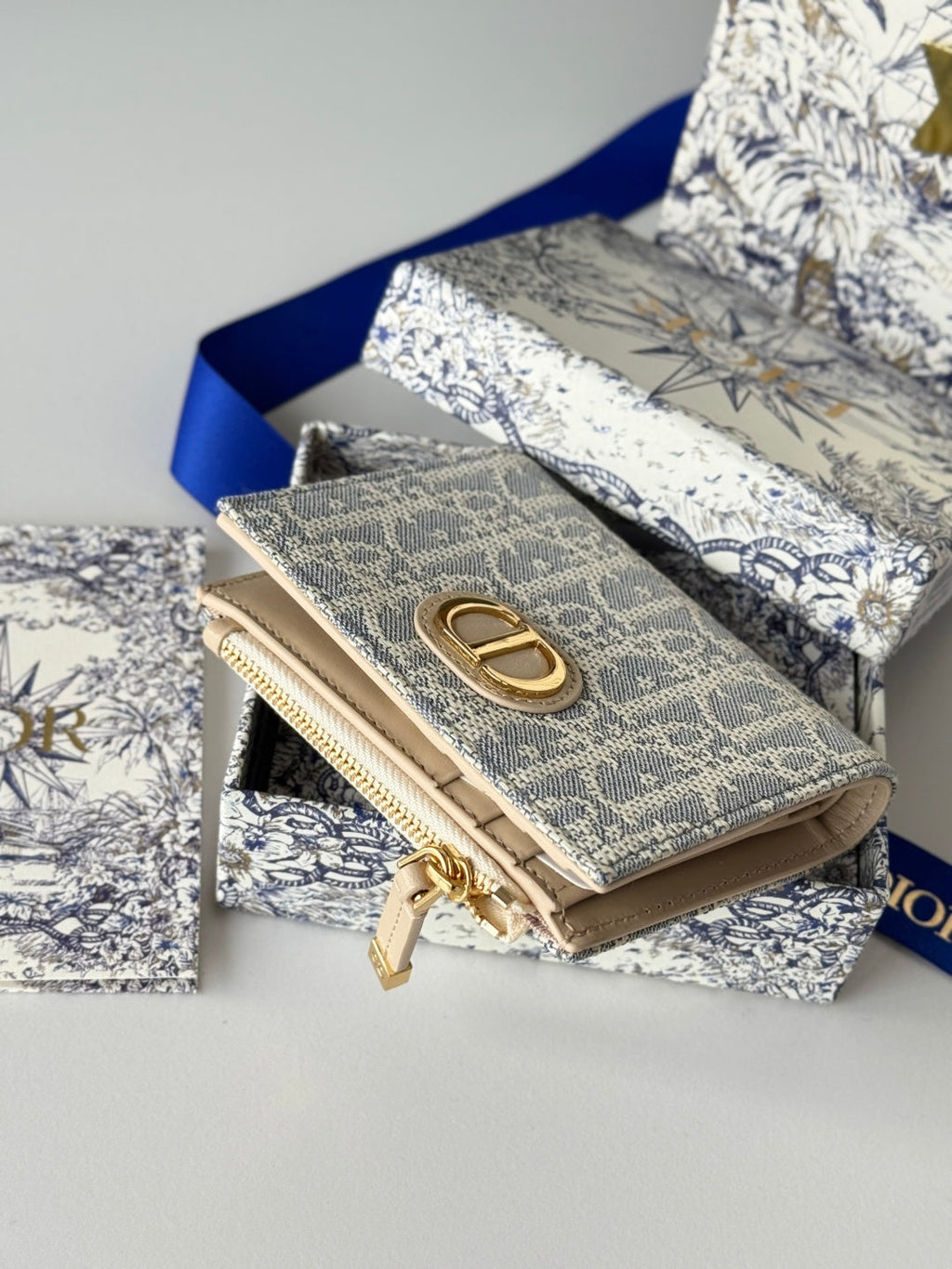 Chanel Dior 25S 30 Montaigne Dahlia Wallet 11 in Light Blue Dior Oblique Jacquard