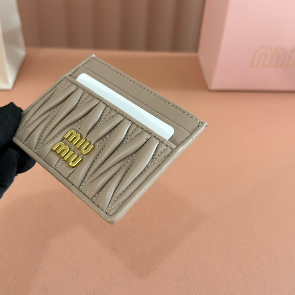 Matelassé Nappa Leather Card Holder Taupe Gray